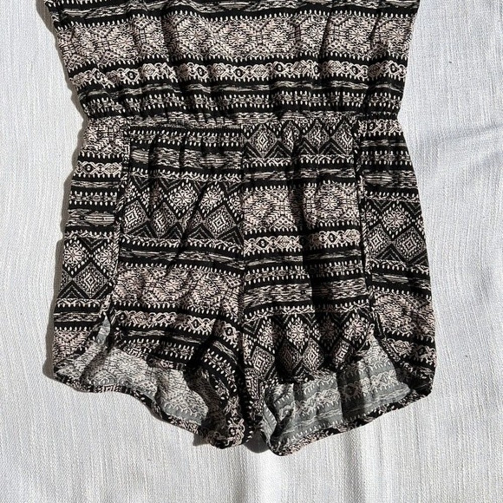 Ambiance Apparel | Open Back Romper | size S - Picture 3 of 5